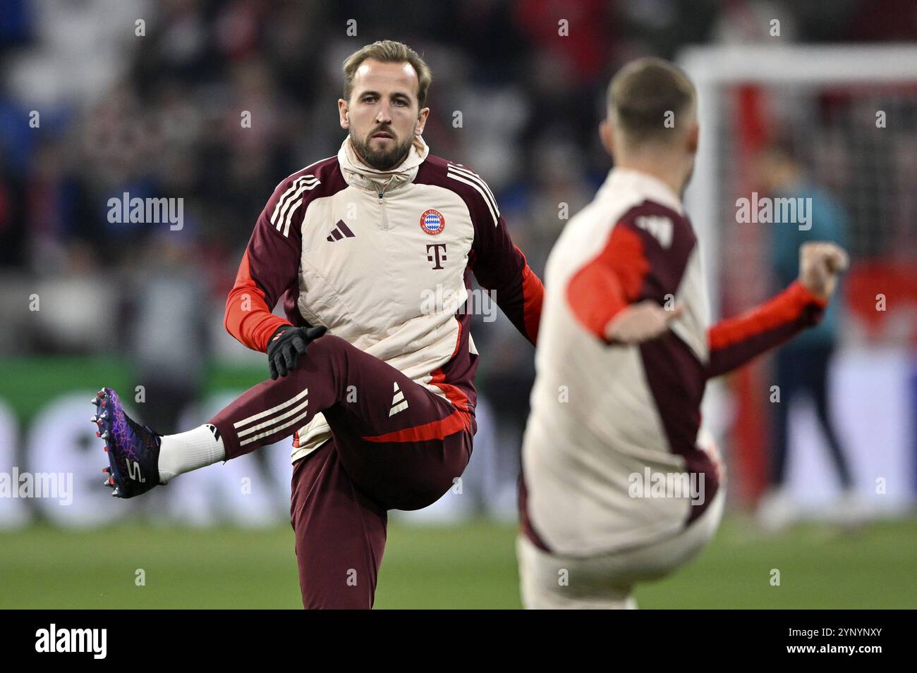 Harry Kane FC Bayern München FCB (09) Joshua Kimmich FC Bayern München FCB (06) Aufwärmtraining Champions League, Allianz Arena, München, Bayern, Germa Stockfoto