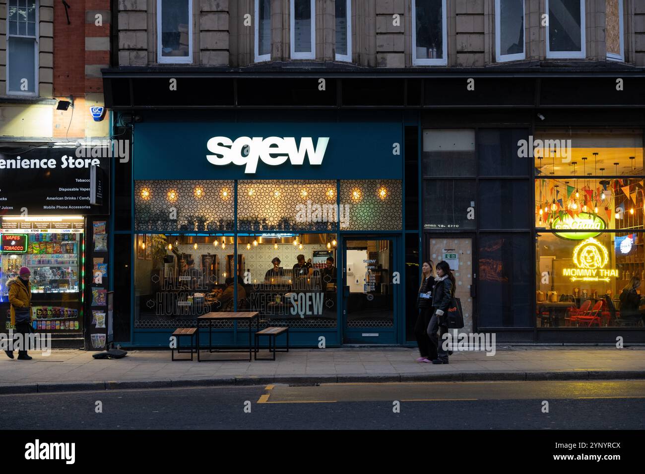 Sqew Shawarma Kebab Bar Shop, Gewinner des Besten libanesischen Restaurants und/oder Take-away bei den British Kebab Awards 2024 Duncan Street, Leeds, West Yorkshire, Großbritannien Stockfoto