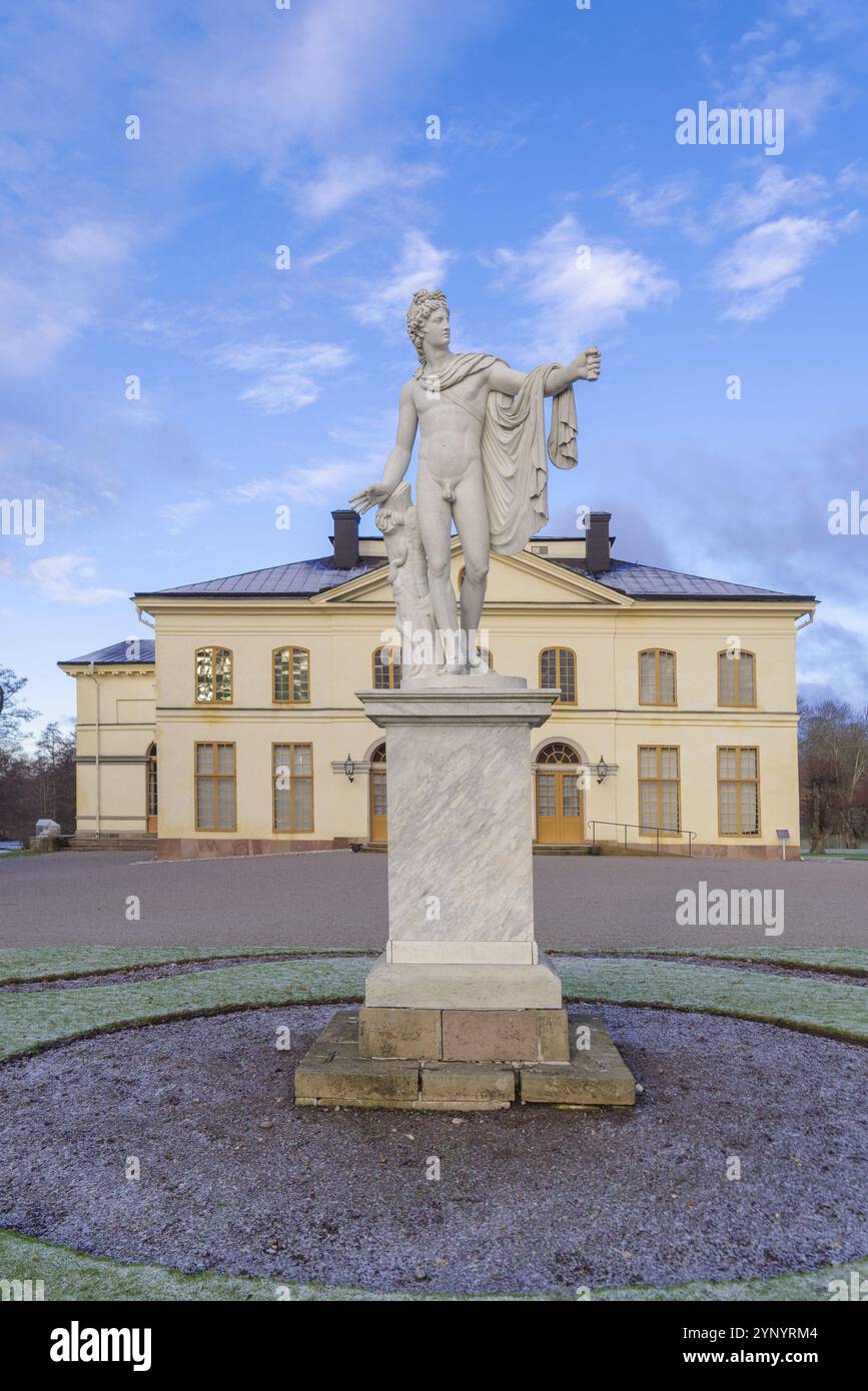 Statue vor dem Drottningholm Palasttheater vor den Toren Stockholms Stockfoto