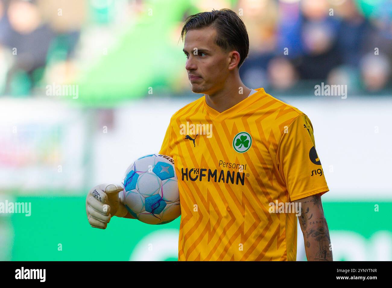 Fürth, Deutschland 23. November 2024: 2. Liga - 2024/2025 - SpVgg Greuther Fürth vs. Karlsruher SC im Bild: Torhueter Nahuel Noll (Fürth) /// DFL-Vorschriften verbieten jede Verwendung von Fotografien als Bildsequenzen und/oder Quasi-Video /// Stockfoto