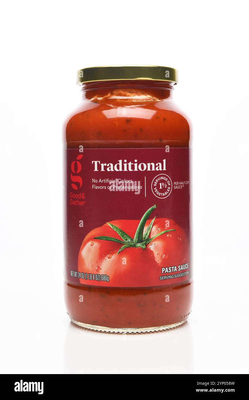 IRVINE, KALIFORNIEN - 27. November 2024: Ein Glas mit guter und traditioneller Pasta-Sauce. Stockfoto
