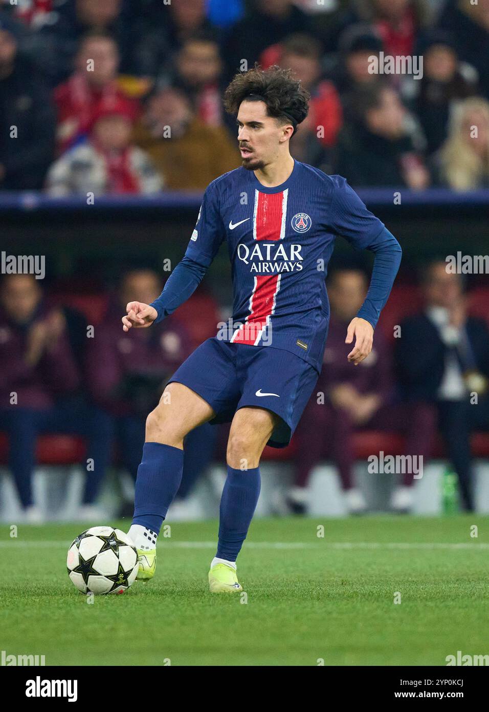 Vitinha, PSG 17 in der Liga Phase MD5 Spiel FC BAYERN MÜNCHEN - PARIS SG 1-0 Fußball UEFA Champions League in der Saison 2024/2025 in München, 26. November 2024, FCB, 5. Spieltag, München Fotograf: Peter Schatz Stockfoto