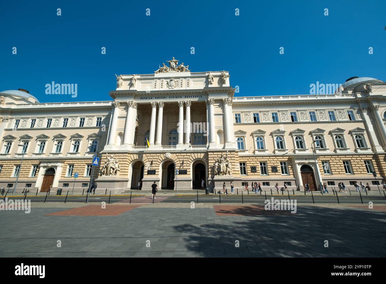 03.09.2024, Ukraine, Lemberg, Lemberg - Eingang zum Hauptgebäude (Wiener Neorenaissance) der Nationalen Universität Iwan Franko von Lemberg, einer Stockfoto