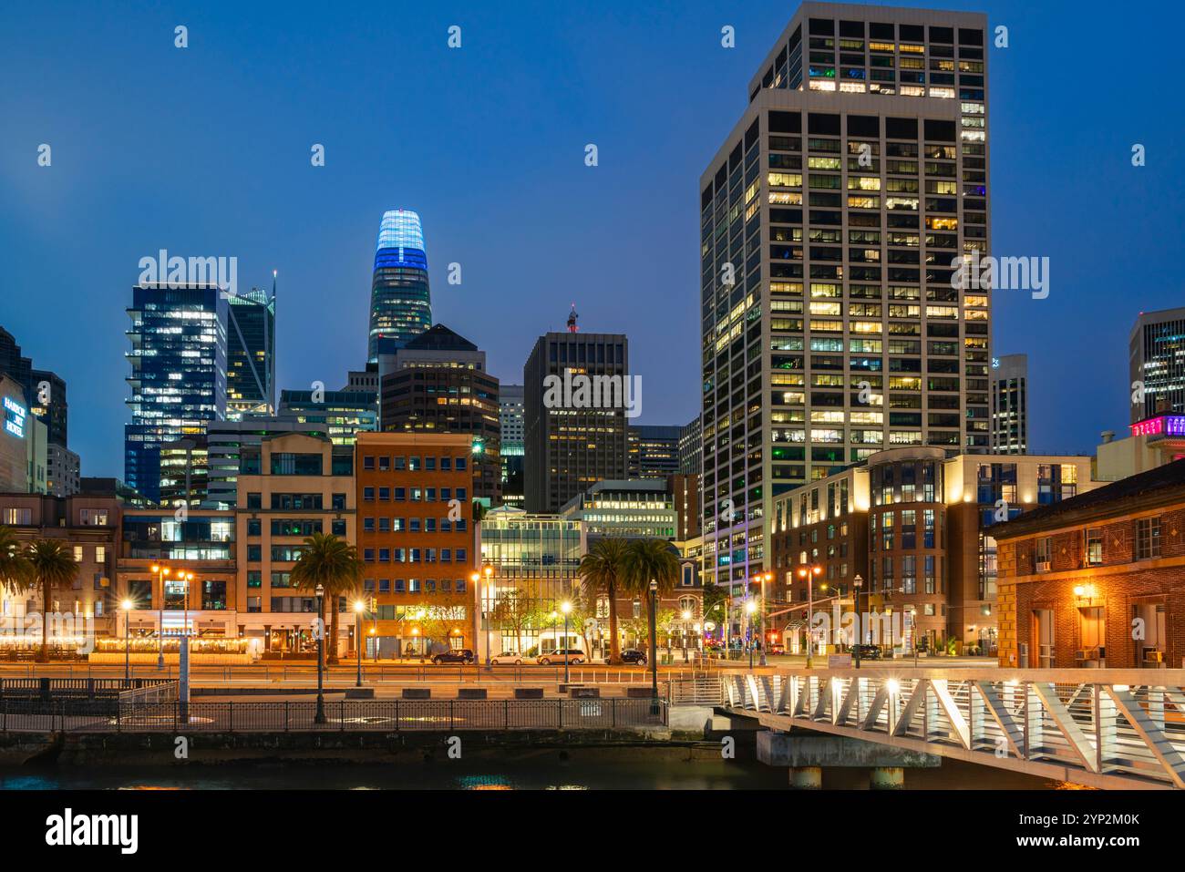 Hochhäuser des Financial District at Night, San Francisco, San Francisco Bay Area, Kalifornien, USA, Nordamerika Stockfoto