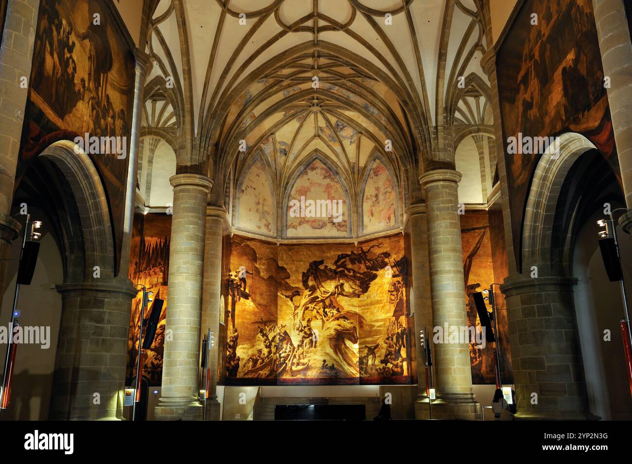Wandgemälde von Jose Maria Sert in der Kirche des ehemaligen Dominikanerklosters, in dem sich das San Telmo Museum befindet, San Sebastian in der Biskaya Stockfoto