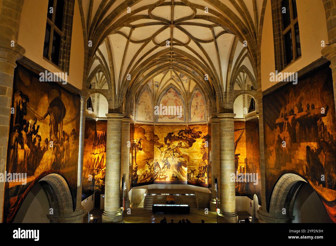 Wandgemälde von Jose Maria Sert in der Kirche des ehemaligen Dominikanerklosters, in dem sich das San Telmo Museum befindet, San Sebastian in der Biskaya Stockfoto