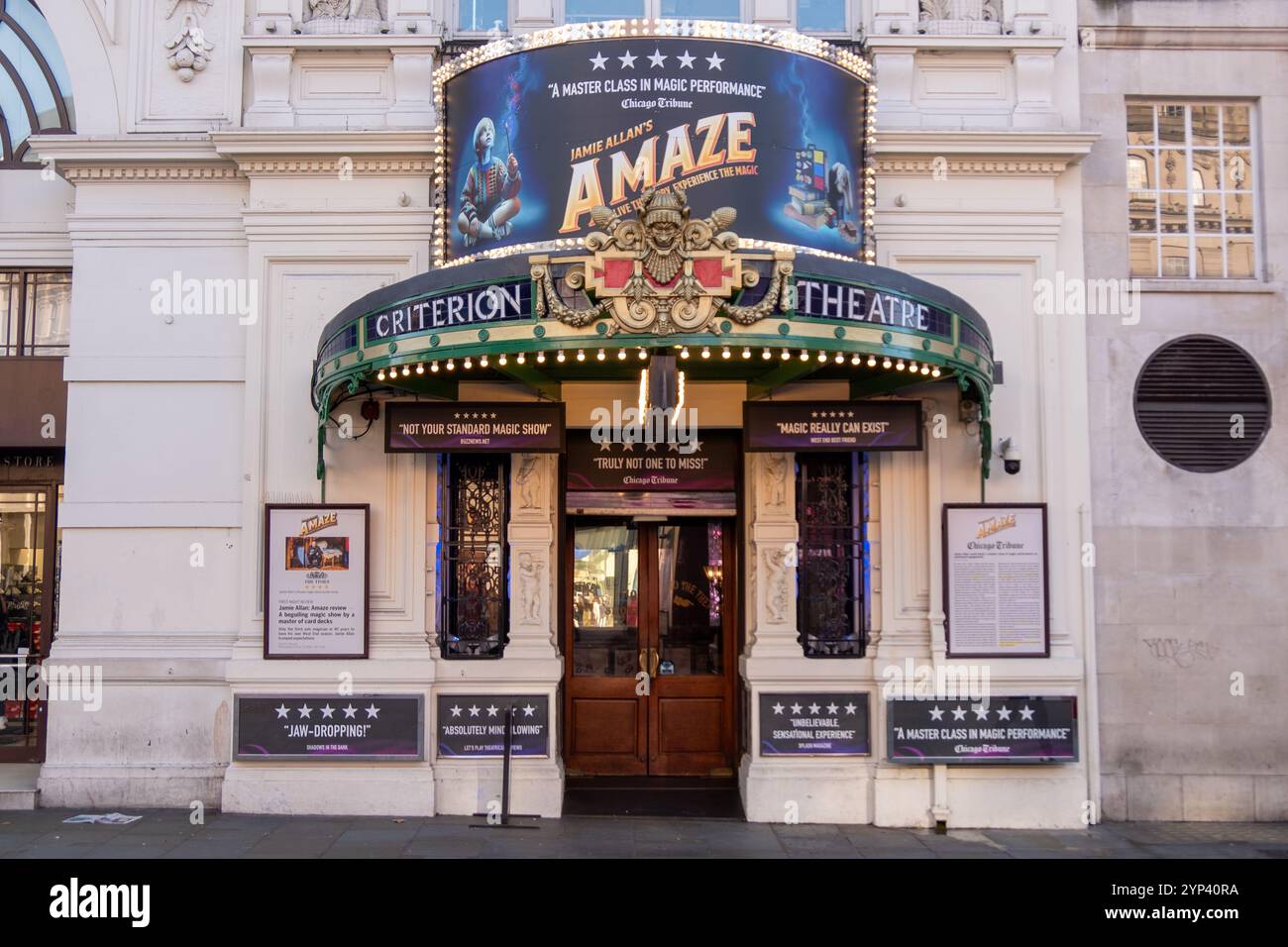 LONDON, 25. NOVEMBER 2024: Jaime Allans Staunen am Criterion Theatre im Londoner West End Stockfoto