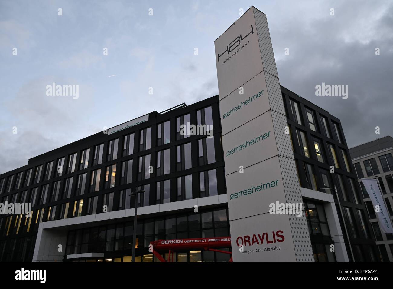 Die GERRESHEIMER AG Konzernzentrale, allgemein, Feature, Randmotiv, Symbolfoto Aussenansicht, Logo, am 28.11.2024 i Düsseldorf A *** GERRESHEIMER AG Konzernzentrale, allgemein, Feature, Randmotiv, Symbolfoto Außenansicht, Logo, am 28 11 2024 i Düsseldorf A Stockfoto