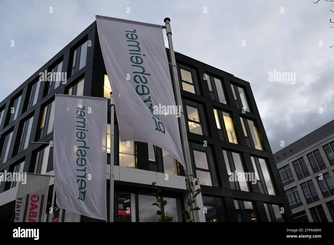 Die GERRESHEIMER AG Konzernzentrale, allgemein, Feature, Randmotiv, Symbolfoto Aussenansicht, Logo, am 28.11.2024 i Düsseldorf A *** GERRESHEIMER AG Konzernzentrale, allgemein, Feature, Randmotiv, Symbolfoto Außenansicht, Logo, am 28 11 2024 i Düsseldorf A Stockfoto