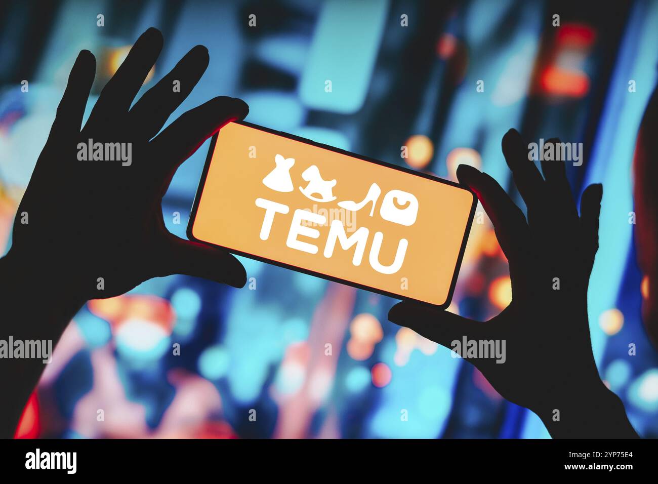 In dieser Abbildung wird das Temu-Logo auf einem Smartphone-Bildschirm angezeigt Stockfoto