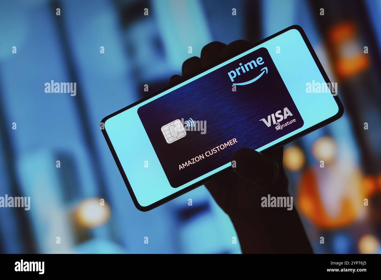 In dieser Abbildung wird die Prime Visa Card auf einem Smartphone-Bildschirm angezeigt Stockfoto