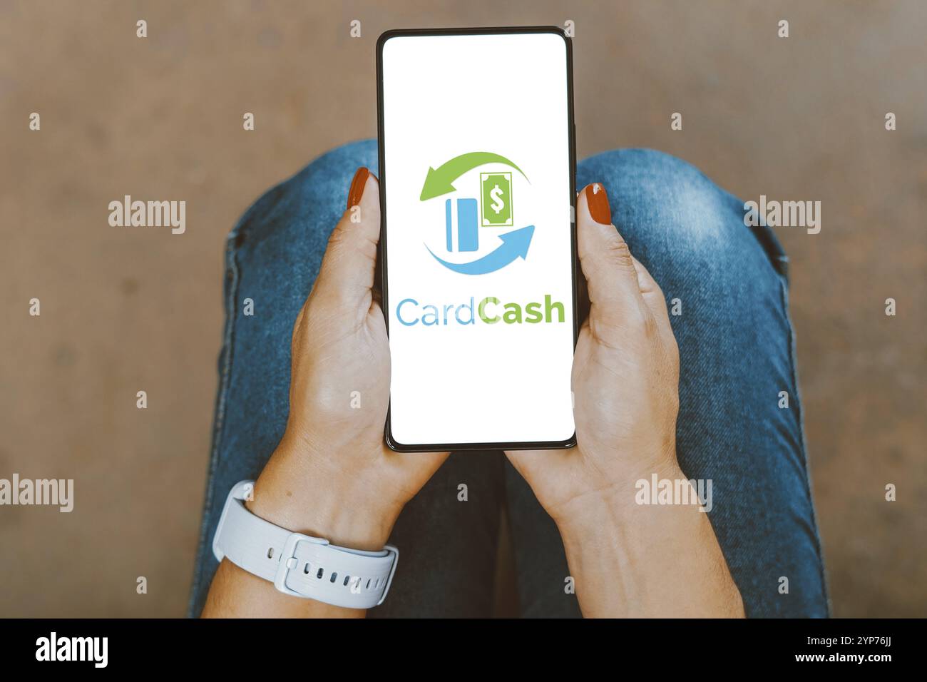 In dieser Abbildung wird das CardCash-Logo auf einem Smartphone-Bildschirm angezeigt Stockfoto