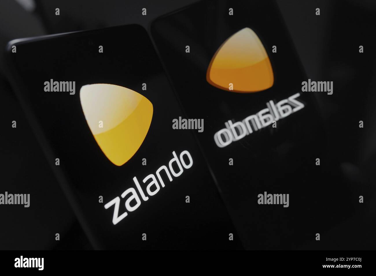 Mai 2024, Brasilien. In dieser Abbildung wird das Zalando SE Logo auf einem Smartphone-Bildschirm angezeigt Stockfoto
