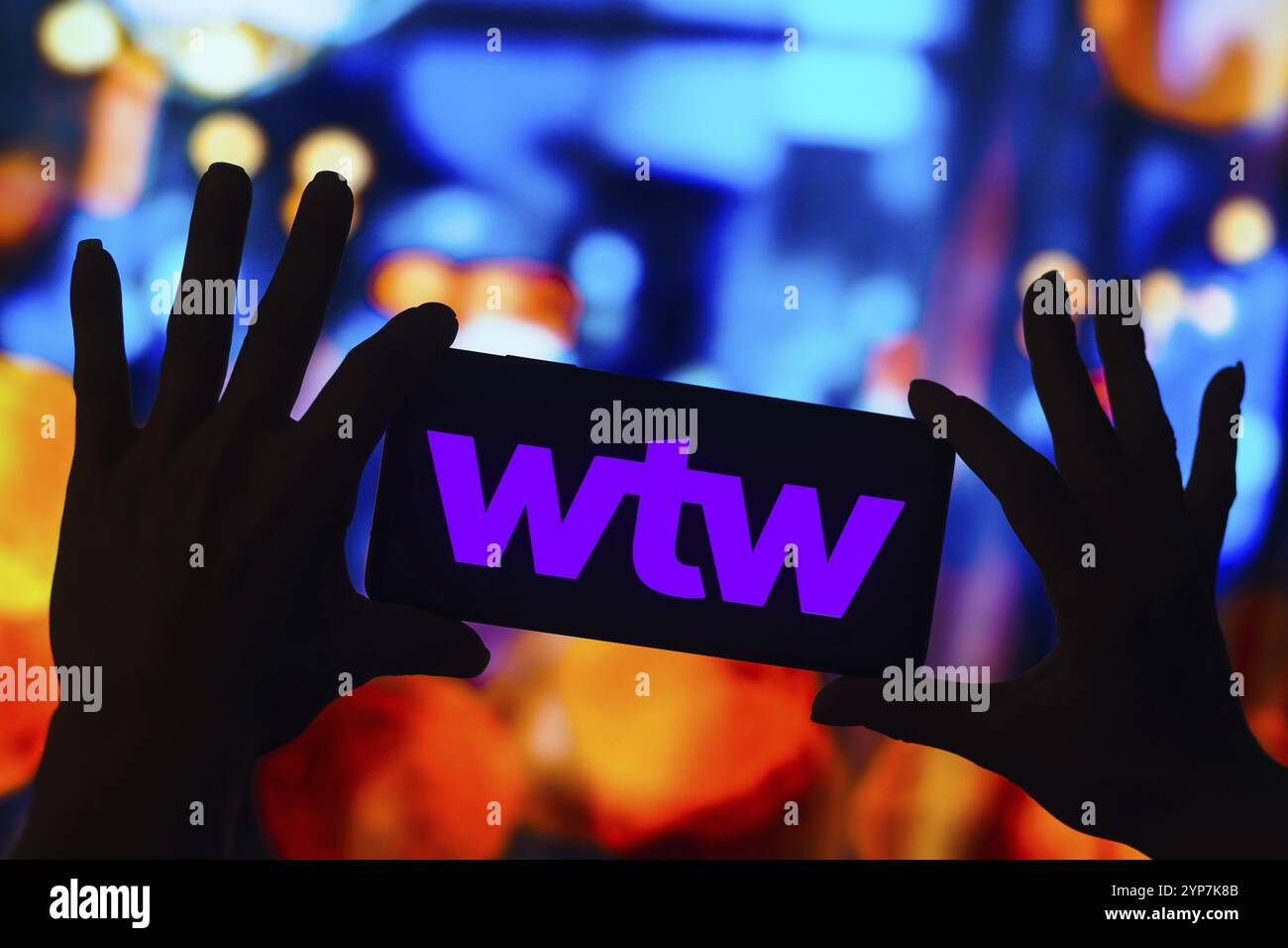 In dieser Fotoabbildung wird das Willis Towers Watson (WTW)-Logo auf einem Smartphone-Bildschirm angezeigt Stockfoto