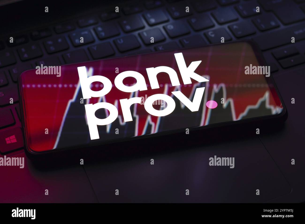 In dieser Abbildung wird das BankProv-Logo auf einem Smartphone angezeigt Stockfoto