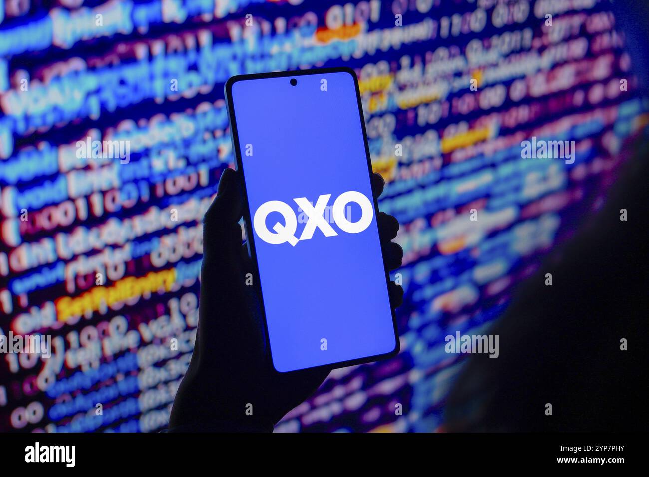 Das Logo wird auf dem Smartphone-Bildschirm angezeigt Stockfoto