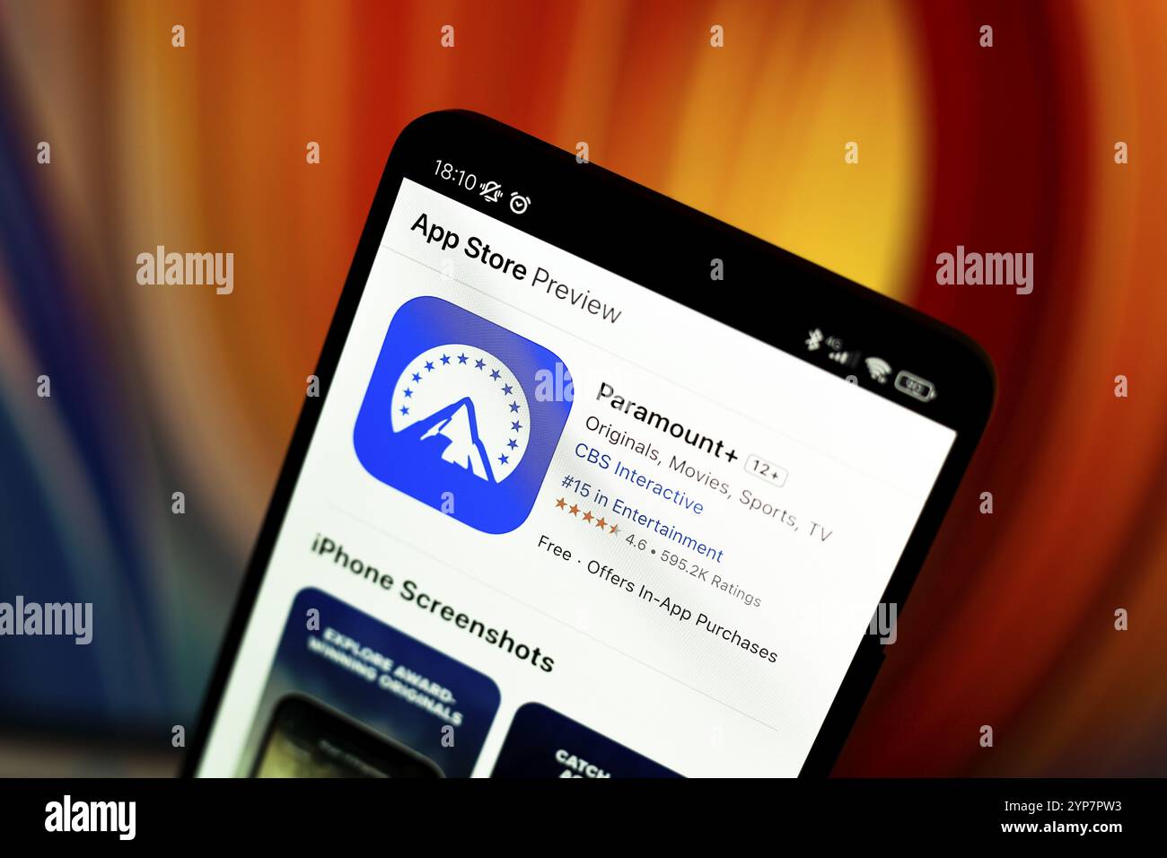In dieser Abbildung ist die Paramount Plus App auf der Download-Seite des Apple Store auf dem Smartphone-Bildschirm zu sehen Stockfoto