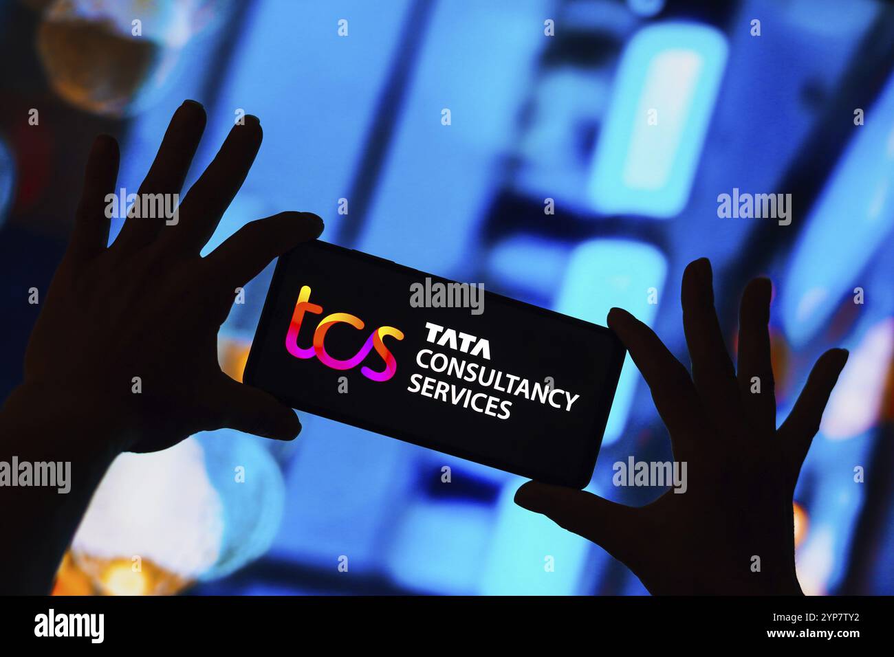 In dieser Abbildung wird das Logo von Tata Consultancy Services Limited (TCS) auf einem Smartphone-Bildschirm angezeigt Stockfoto