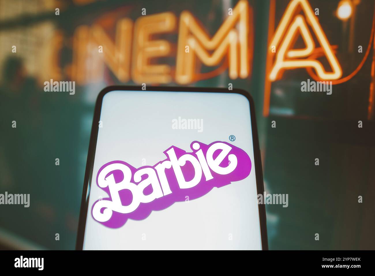 Barbie ist eine US-amerikanische Fantasy-Komödie aus dem Jahr 2023, die auf den Barbie-Puppen von Mattel basiert Stockfoto