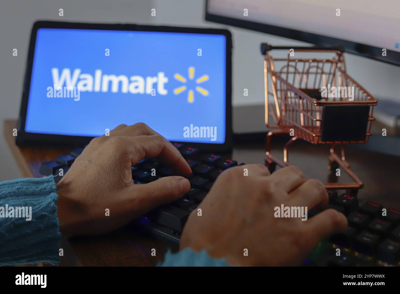 Das Logo wird auf dem Bildschirm eines Tablets angezeigt Stockfoto