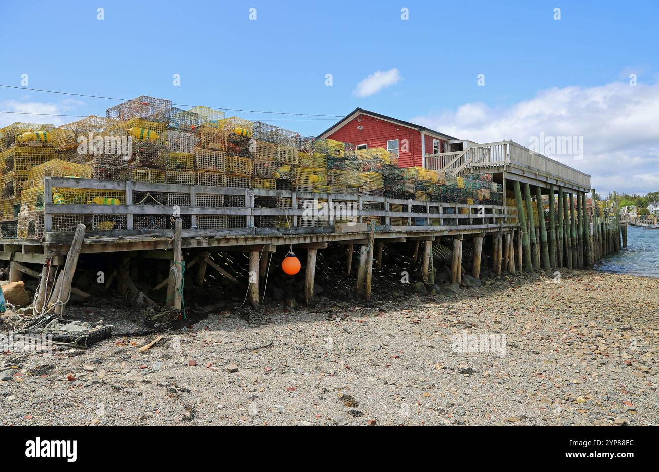 Hummerkäfige - Little Island Marine, Maine Stockfoto