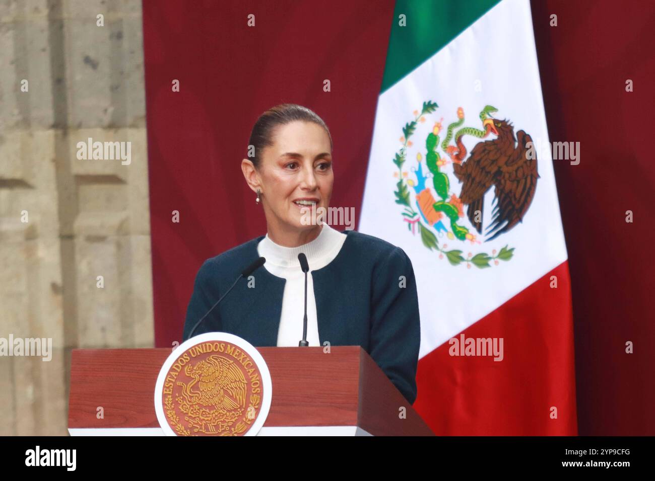 Die Verleihung des National Sports Award 2024 Mexicos Präsidentin Claudia Sheinbaum Pardo spricht während des National Sports Award 2024 im National Palace. Am 27. November 2024 in Mexiko-Stadt. Mexico City CDMX Mexico Copyright: XCarlosxSantiagox Stockfoto