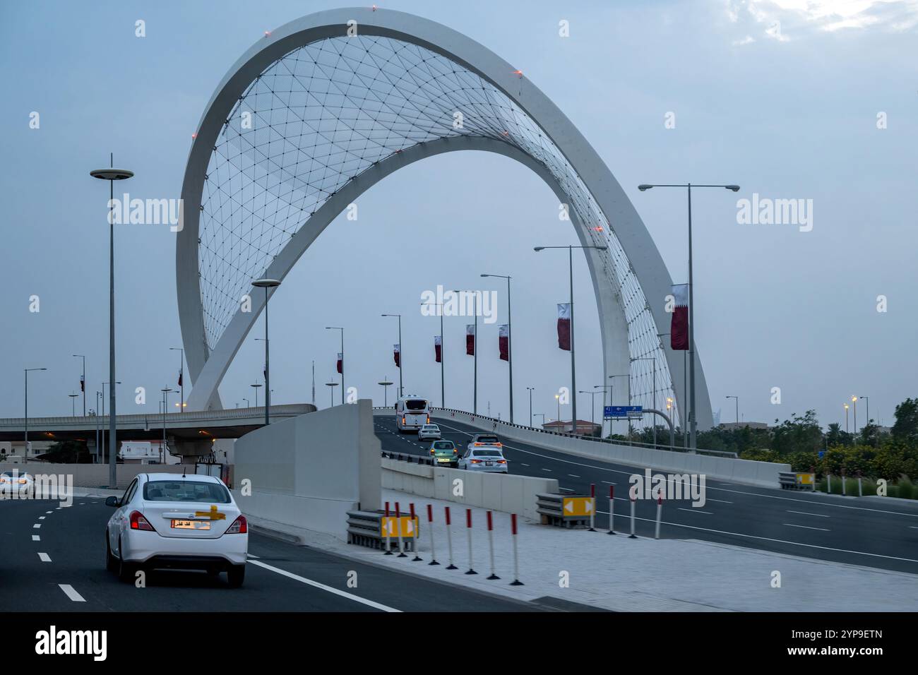 Al Wahda Arches 56 Brücke in der Westbucht Doha, Katar Stockfoto