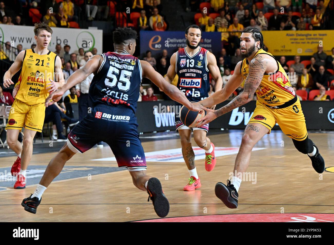 Timothy Allen (0) von BCO, dargestellt während eines Basketballspiels zwischen BC Filou Oostende und BC Limburg United am 11. Spieltag in der regulären Saison 24-25 der BNXT League, am 16. November 2024 in Oostende, BELGIEN. (Foto: David Catry / Isosport) Stockfoto