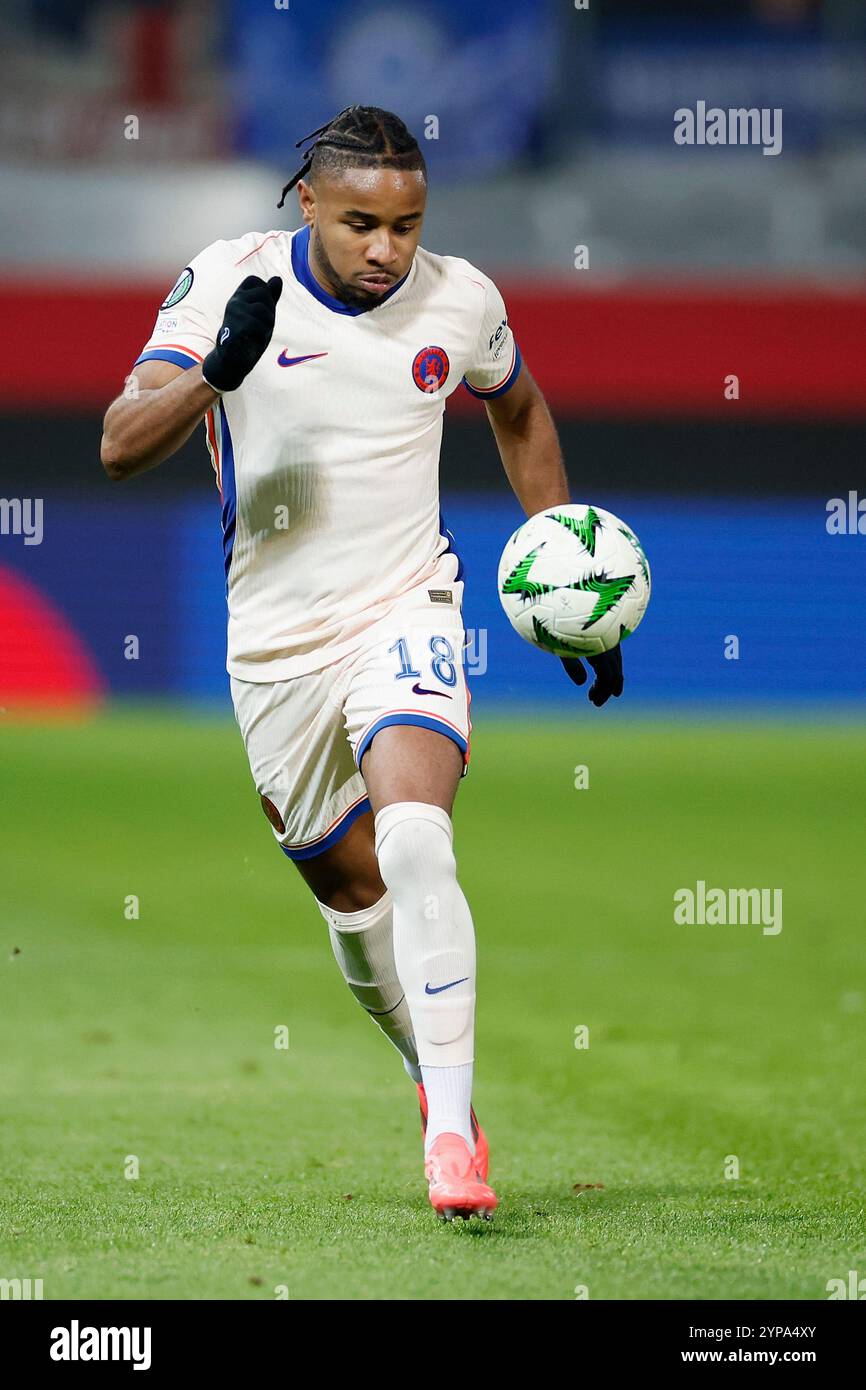 Heidenheim, Deutschland November 2024. Bild v.l.: Christopher Nkunku (FC Chelsea, 18), 28.11.2024, Fussball, UEFA Conference League, 1. FC Heidenheim - FC Chelsea, GER, Heidenheim, Voith-Arena. Quelle: HMB Media/Alamy Live News Stockfoto