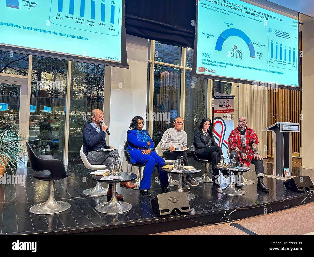 Saint-Ouen-sur-seine, Frankreich, Group People, Treffen französischer Politiker, NGO-Organisation "Elus locaux Contre le SIDA" (lokale gewählte Beamte gegen AIDS), Jahrestagung, Panel Aids-Organisationen, HELFER, Ikembere, Paris ohne Sida, Grègory Braz, Präsentation Stockfoto