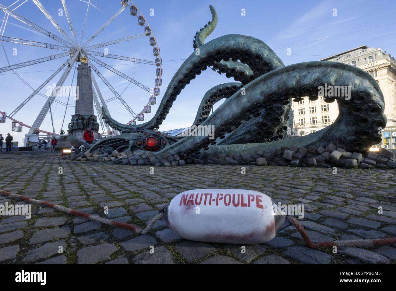 Brüssel, Belgien November 2024. Die Einweihung von Nauti-Poupe, einem Kunstwerk, das von Francois Schuiten in der Rückkehr von Kapitän Nemo entworfen wurde und von der Welt von Jules Verne inspiriert wurde, Freitag, den 29. November 2024 in Brüssel. Das Kunstwerk wird auf dem Poelaert Square erscheinen, bevor es Anfang 2025 nach Amiens reist. BELGA FOTO NICOLAS MAETERLINCK Credit: Belga News Agency/Alamy Live News Stockfoto