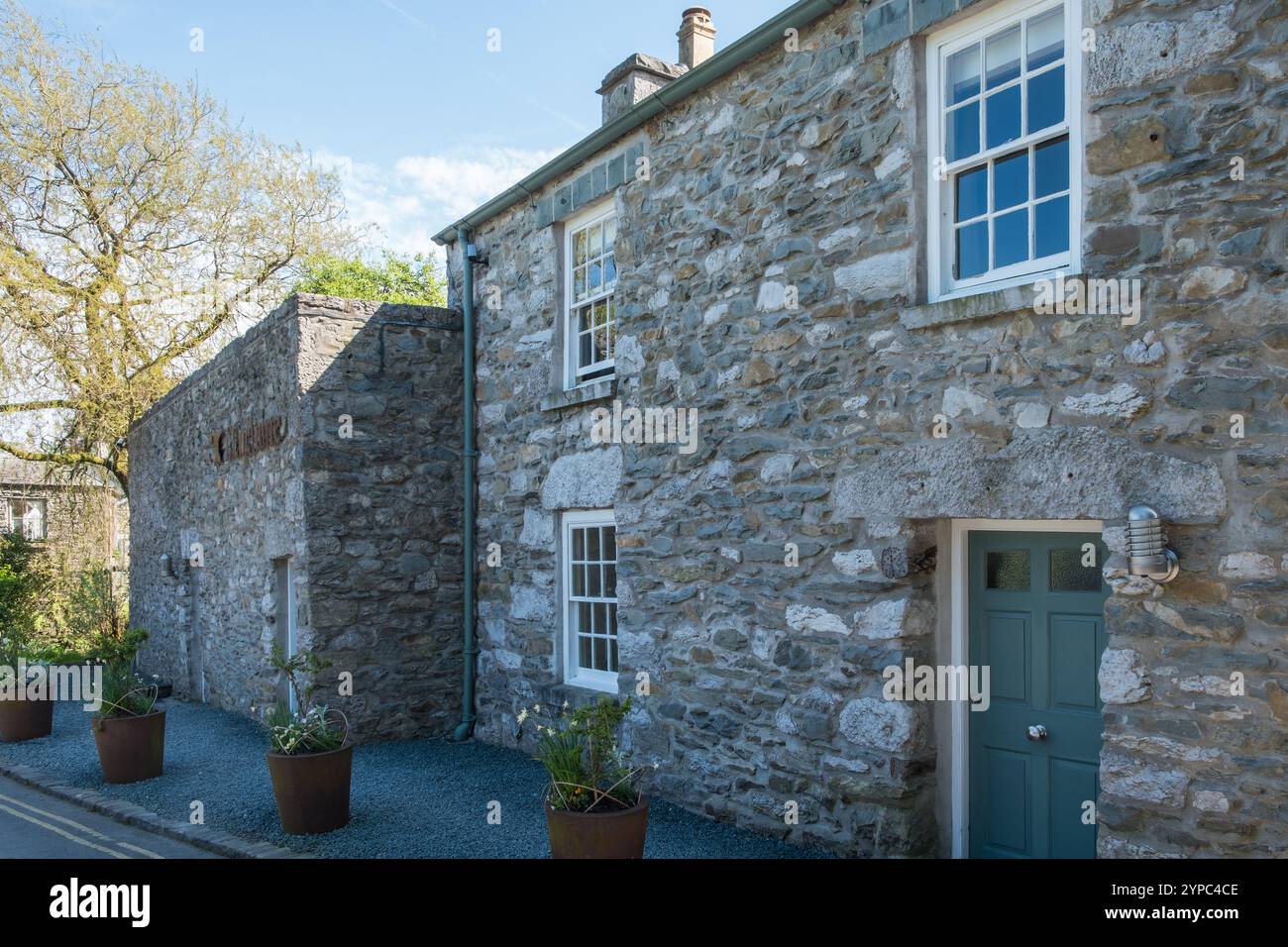 Das Restaurant L'enclume im hübschen Dorf Cartmel im Lake District hat drei michelin-Sterne Stockfoto