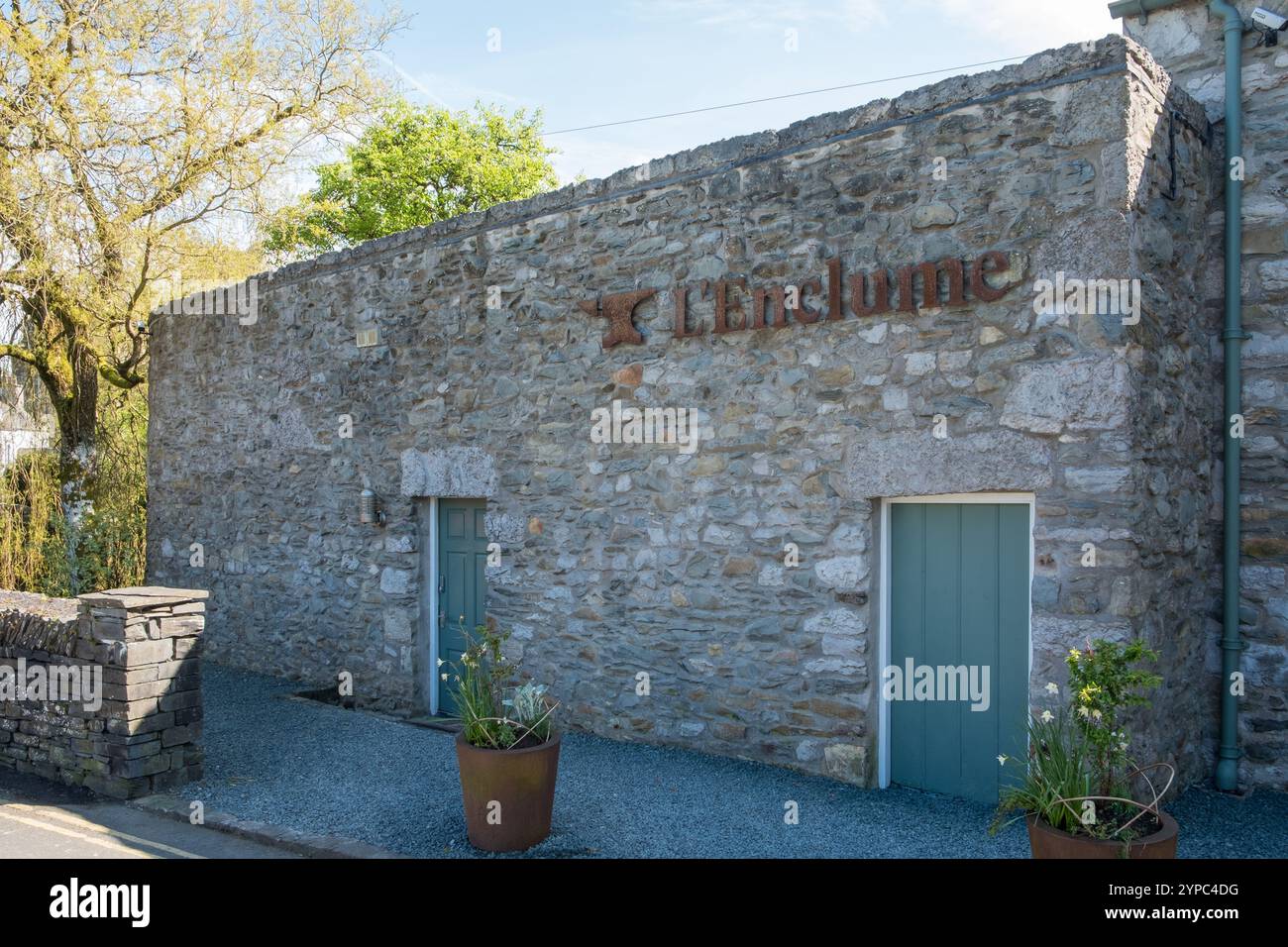 Das Restaurant L'enclume im hübschen Dorf Cartmel im Lake District hat drei michelin-Sterne Stockfoto