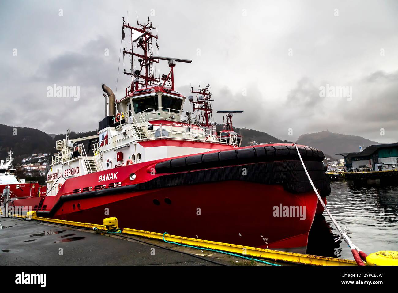 Schlepper Banak liegt am Tollbodkaien Kai im Hafen von Bergen, Norwegen Stockfoto