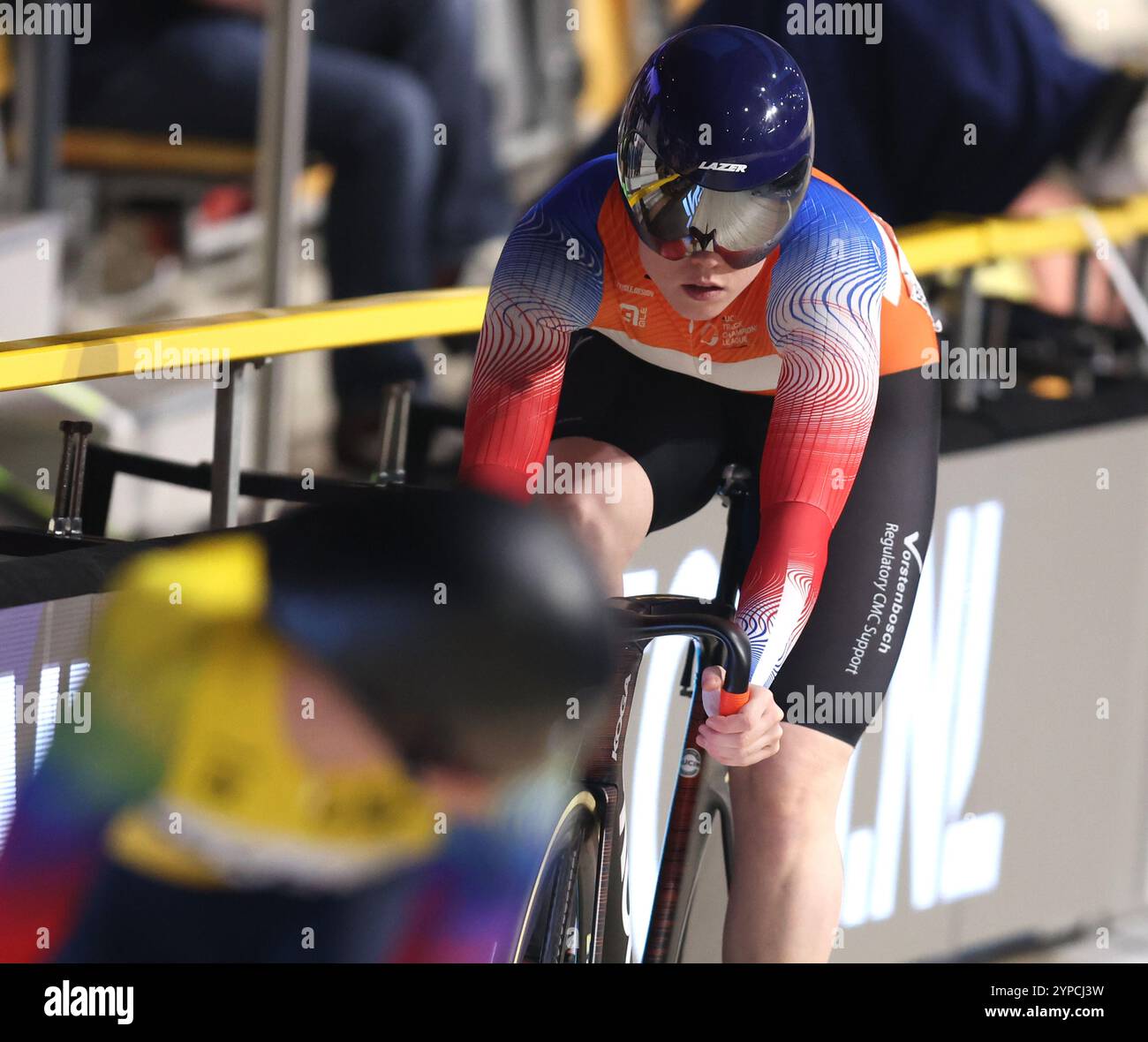 Apeldoorn, Niederlande. November 2024. APELDOORN, NIEDERLANDE - 29. NOVEMBER: Hetty van der Wouw aus den Niederlanden während der zweiten Runde der UCI Track Champions League am 29. November 2024 in Omnisport in Apeldoorn, Niederlande. (Foto: Peter Lous/BSR Agency) Credit: BSR Agency/Alamy Live News Stockfoto