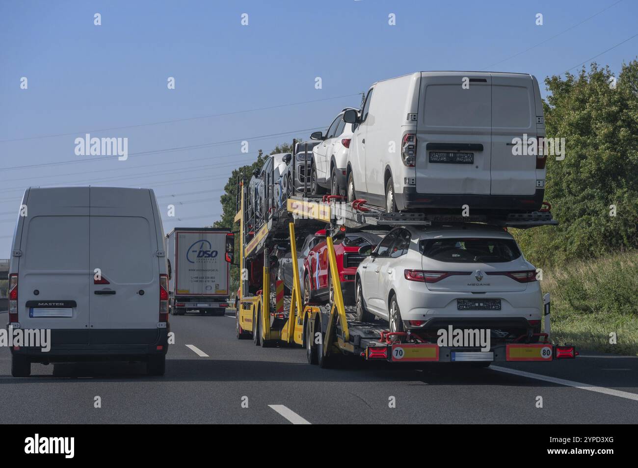 Autotransporter auf der Autobahn A6, Nürnberg-Heilbronn, Bayern, Deutschland, Europa Stockfoto