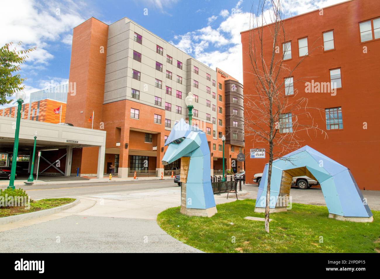Downtown Syracuse, der Blaue Drache neben dem Bach Walk. Stockfoto