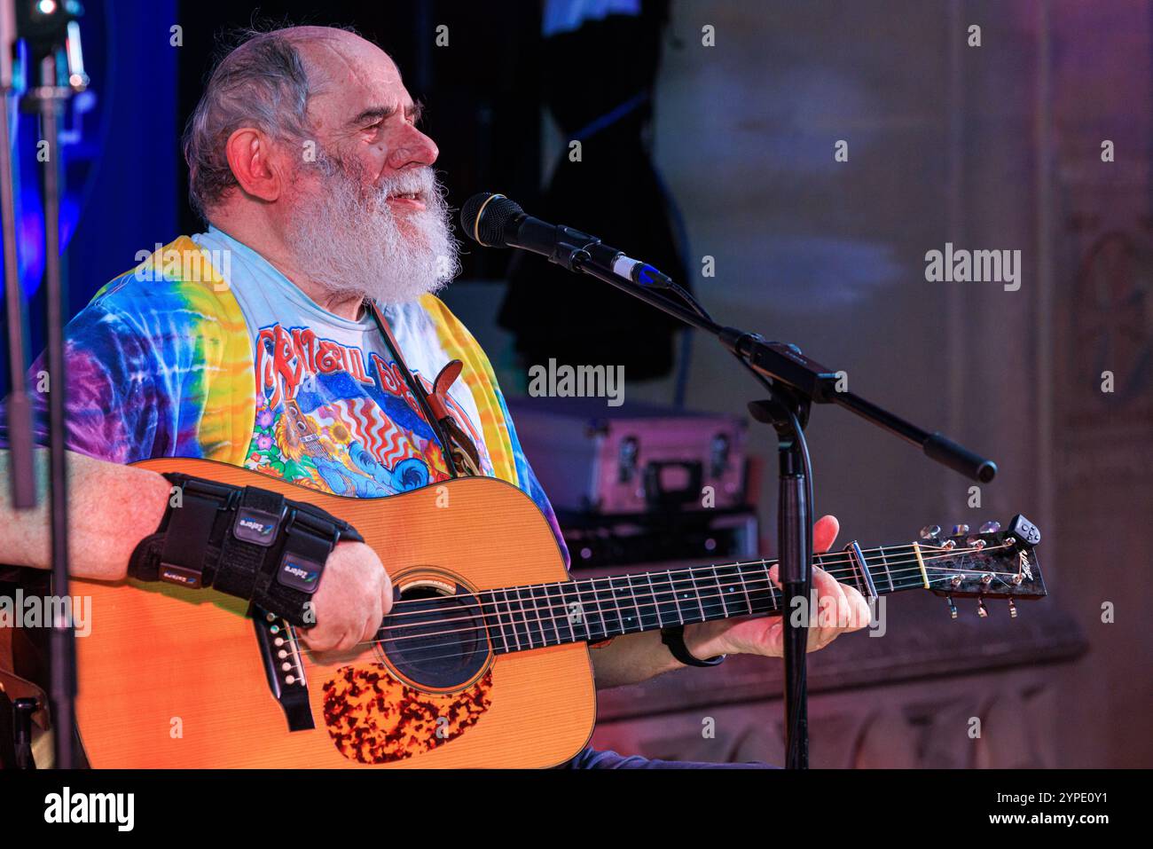 Acoustic Country Blues-Sänger Vo Fletcher trat 2023 beim Upton-upon-Severn Blues Festival in England auf Stockfoto