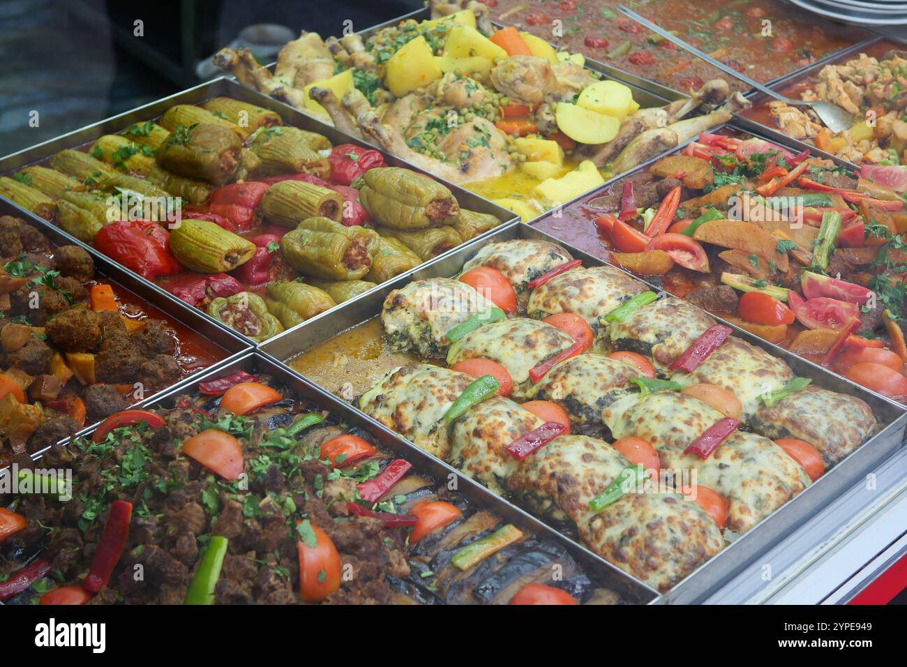 Eine Auswahl köstlicher Speisen aus dem Nahen Osten Stockfoto