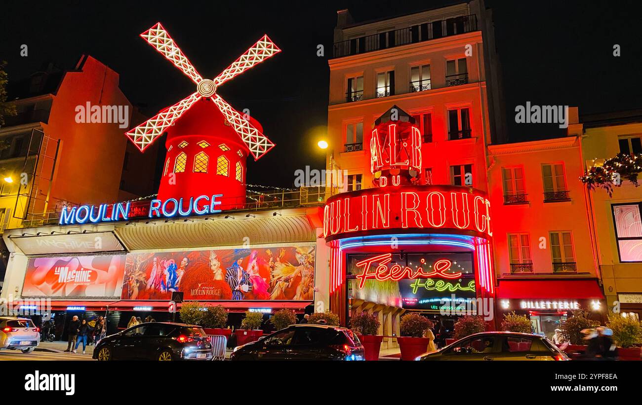 Das Moulin Rouge, Paris bei Nacht - Smartphone-aufgenommenes Stockfoto