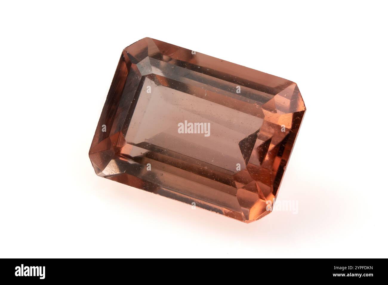 Exquisiter natürlicher Turmalin-Edelstein mit elegantem Schliff und satten Farben. Stockfoto