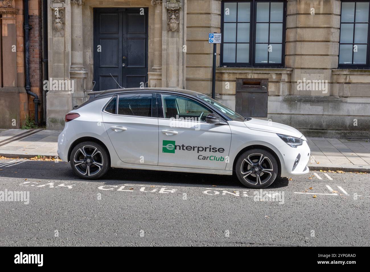 Vauxhall Astra Enterprise Car Club CarShare Fahrzeug in Einer City Centre Street in Southampton, England Stockfoto