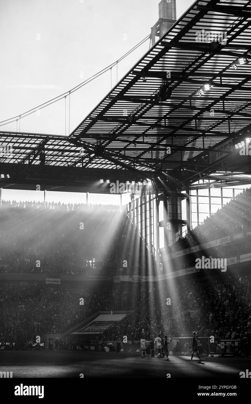 Köln, Deutschland. November 2024 30. Rheinenergiestadion Köln 1. FC Köln gegen Hannover 96, Fussball, 2. Bundesliga, 14. Spieltag, Saison 2024/2025, 30.11.2024 Foto: Eibner-Pressefoto/ Justin Derondeau DFL-VORSCHRIFTEN VERBIETEN JEDE VERWENDUNG VON FOTOGRAFIEN ALS BILDSEQUENZEN UND/ODER QUASI-VIDEO/dpa/Alamy Live News Stockfoto