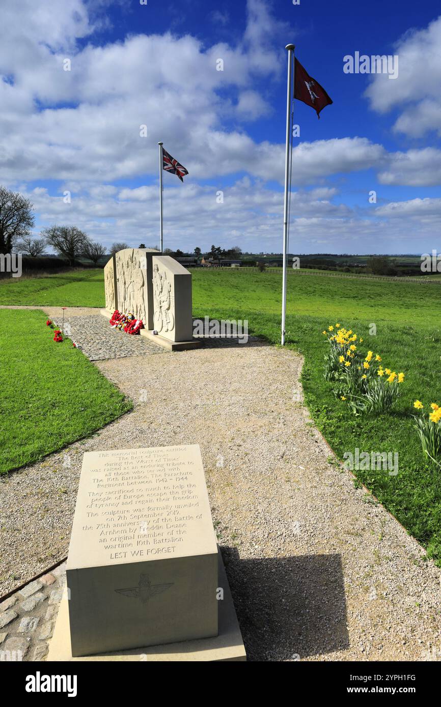 Das Denkmal des 10. Bataillons Fallschirmregiments, Burrough on the Hill Village, Leicestershire, England, Großbritannien Stockfoto