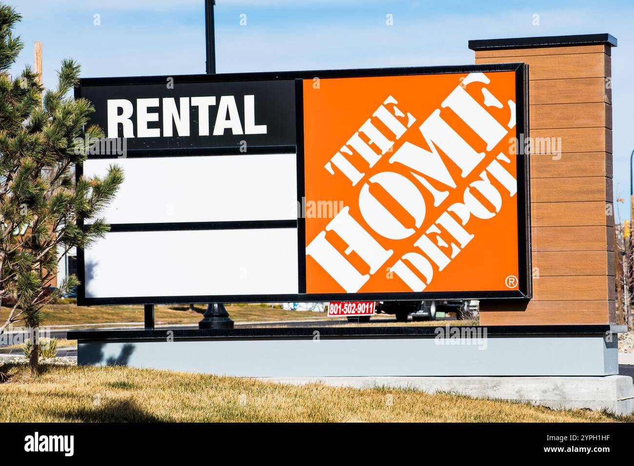 Außenansicht des Home Depot-Schilds am 30. November 2024 in Saratoga Springs, Utah, USA. Das Home Depot wurde 1978 von Bernie Marcus gegründet. Stockfoto