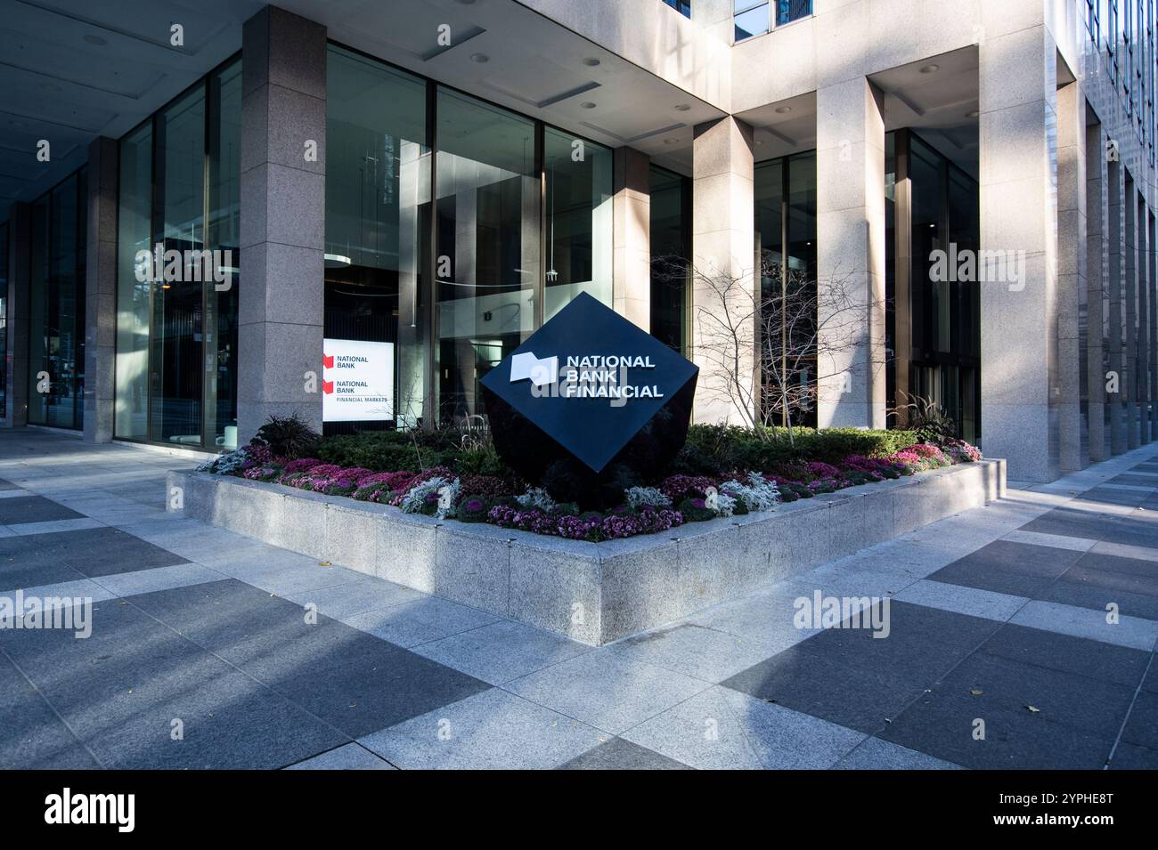 National Bank Financial Sign am Exchange Tower in der King Street West in der Innenstadt von Toronto, Ontario, Kanada Stockfoto