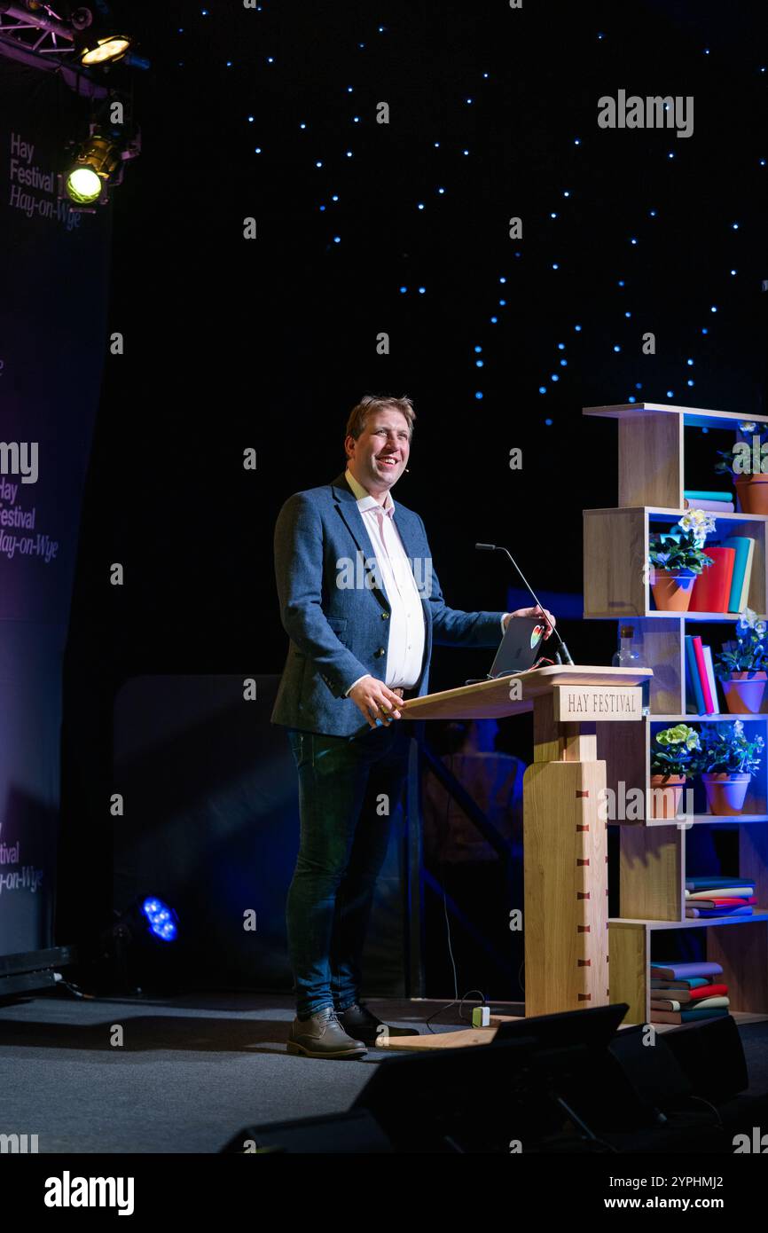 Hey-on-Wye, Wales, Großbritannien. Samstag, 30. November 2024. Chris Lintott beim Hay Festival Winter Weekend 2024. Quelle: Sam Hardwick/Alamy Live News. Stockfoto