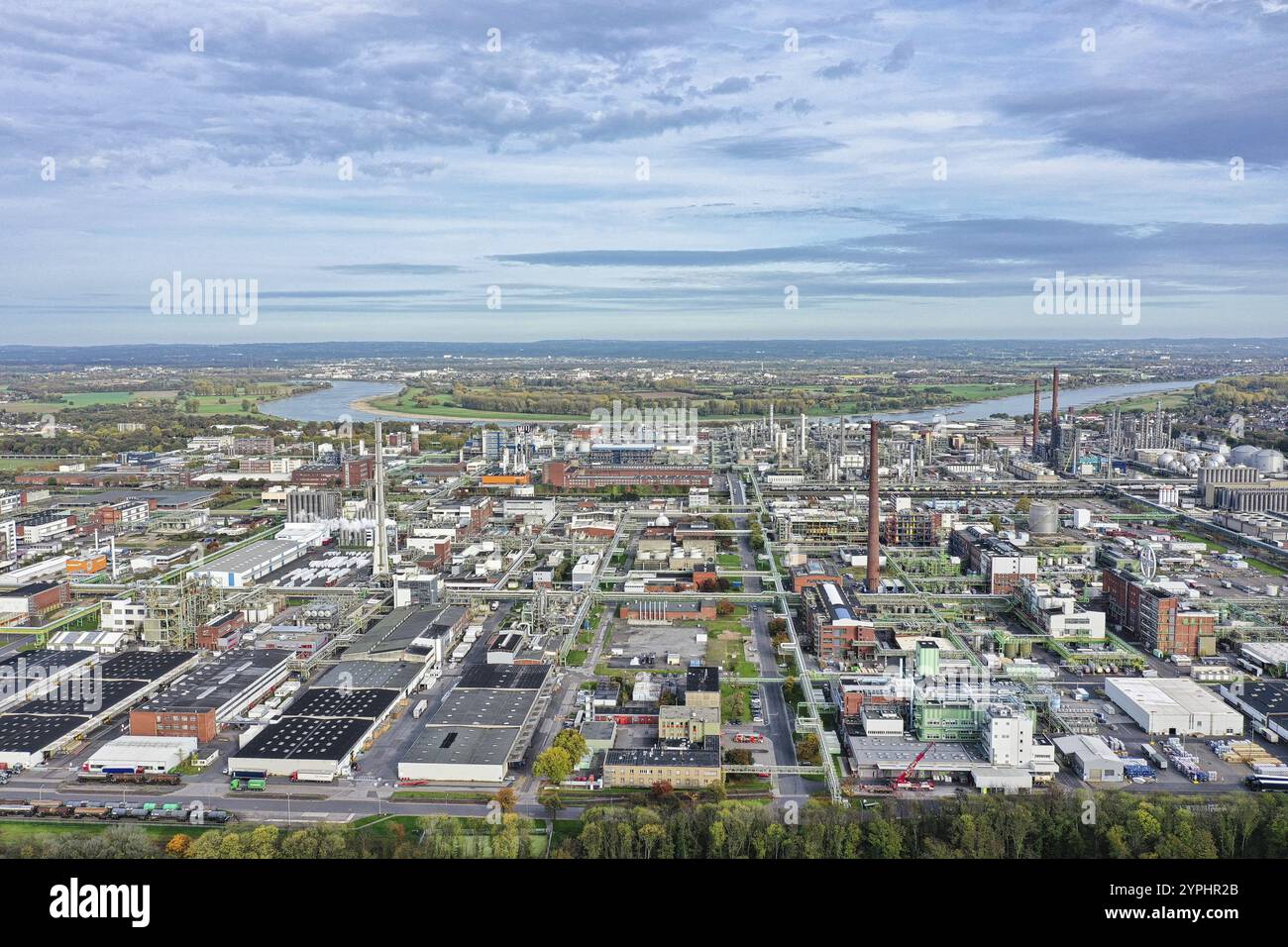 Der chemische Komplex ? Chempark Dormagen? In Nordrhein-Westfalen nimmt eine Fläche von 360 Hektar ein. Etwa 000 verschiedene chemische Produkte sind Mensch Stockfoto