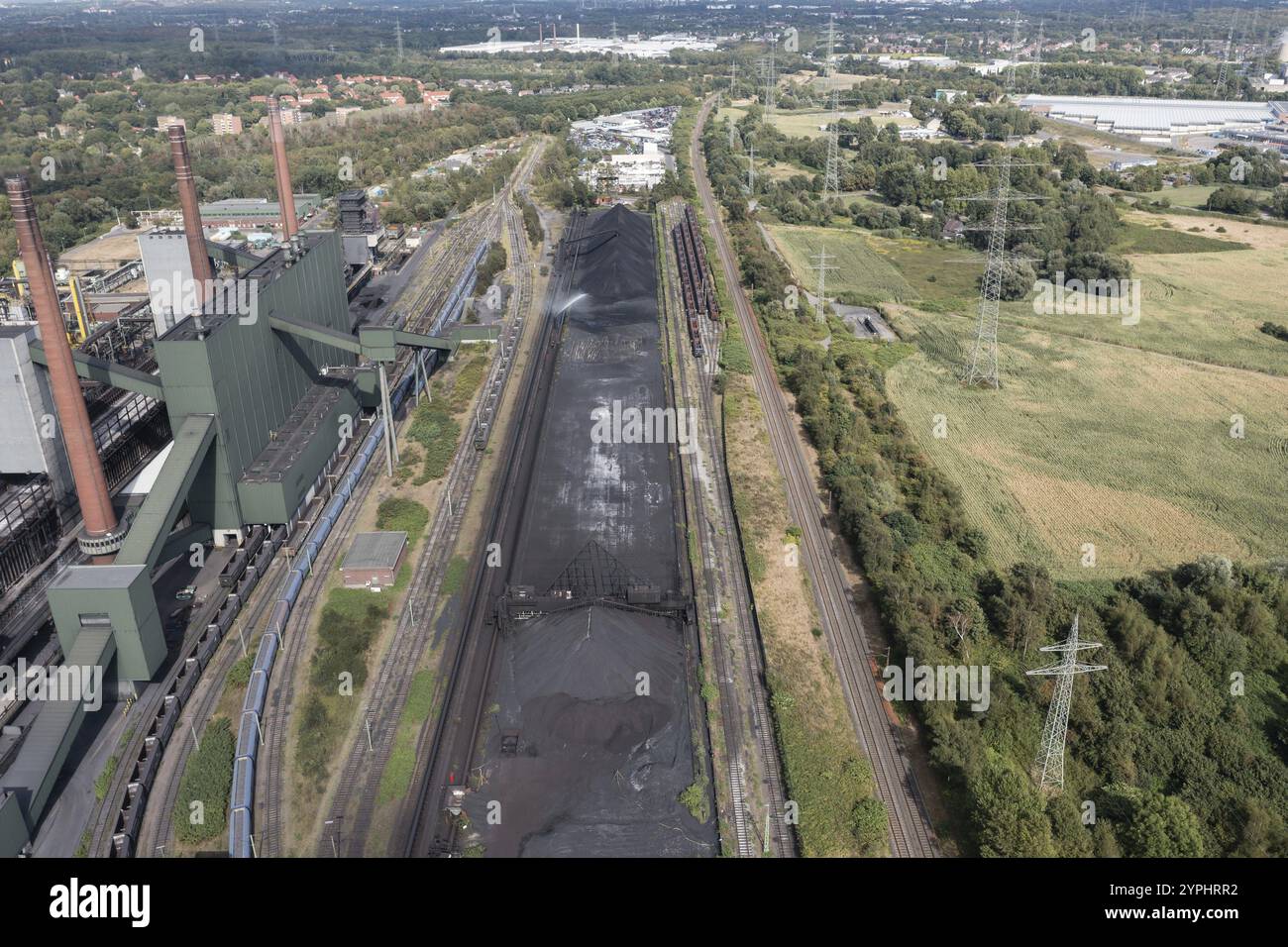 Die ArcelorMittal-Kokerei am Standort Bottrop besteht aus drei Batterien mit insgesamt 146 Öfen und ist für eine jährliche Produktion von alm ausgelegt Stockfoto