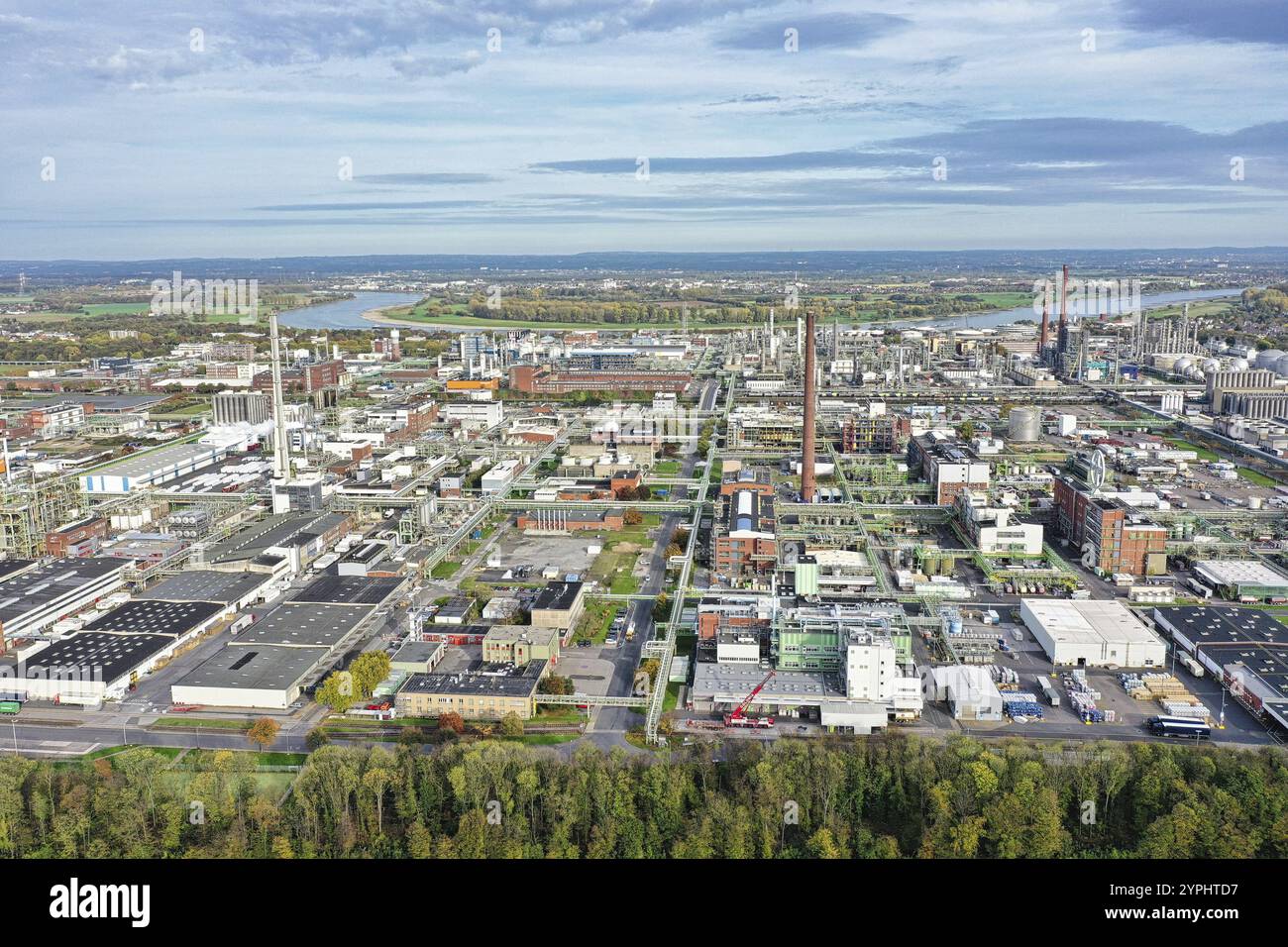 Der chemische Komplex ? Chempark Dormagen? In Nordrhein-Westfalen nimmt eine Fläche von 360 Hektar ein. Etwa 000 verschiedene chemische Produkte sind Mensch Stockfoto
